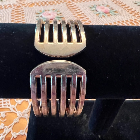 Geneva Quartz Gold Silver Patina Metal Cuff Watch - Picture 3 of 8